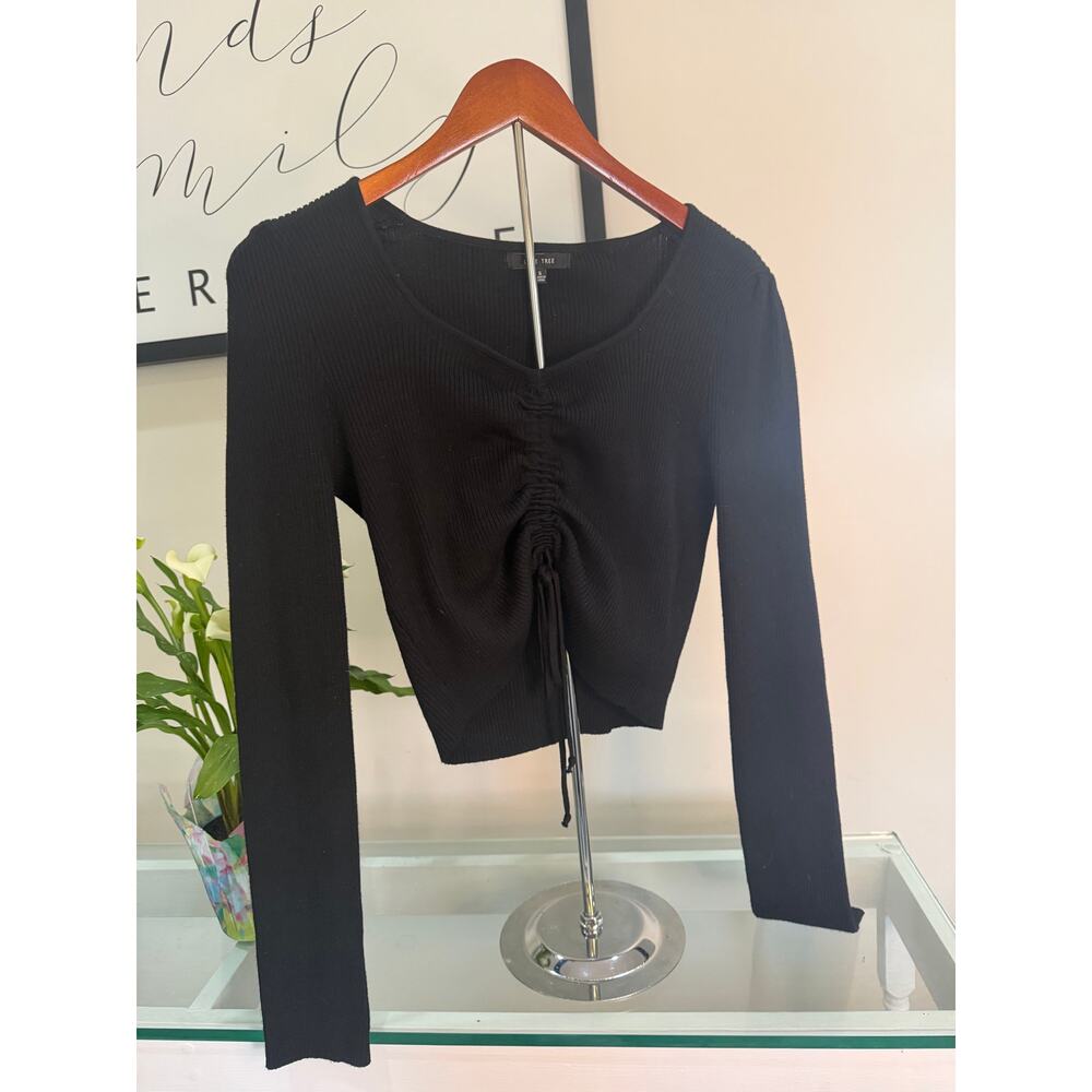Love Tree Black Cinched Front Ribbed Crop Top - Size Small 🖤 - Picture 2 of 10